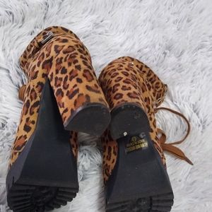 Chase + Chloe Shoes - Awesome leopard combat heel boots Chase + Chloe Shoes - Awesome leopard combat heel boots